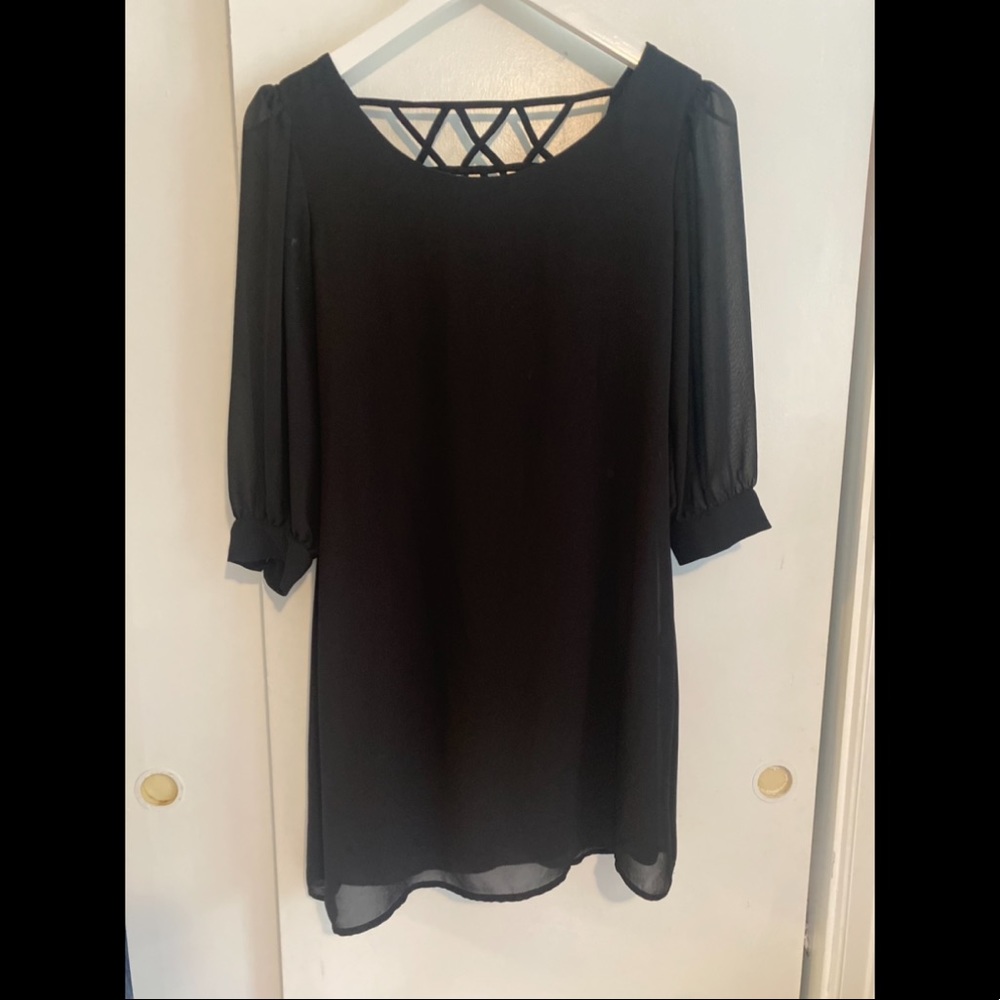 Women chiffon dress with back detail